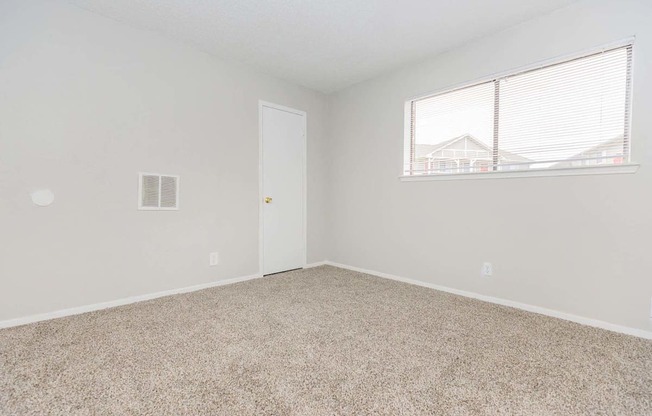 Unfurnished Living Area at Castlewood Apartments, Texas