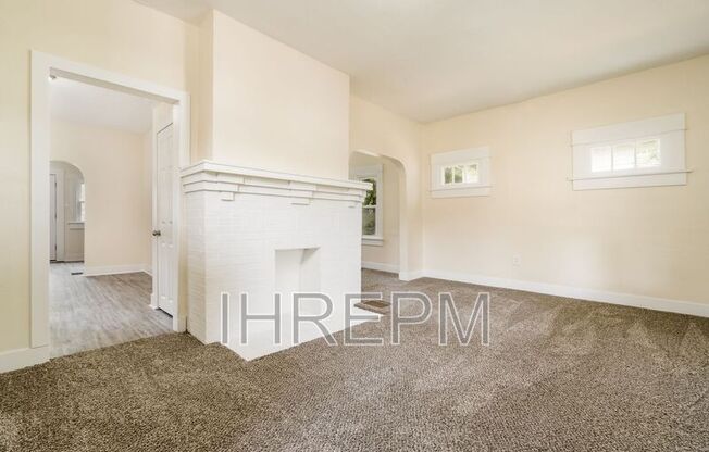 977 Ellsworth Ave