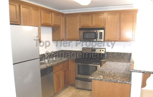 **Beautiful 1 bed / 1 bath Condo - Lots of Upgrades - Available 06/01***