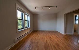 2420 N Kedzie 302