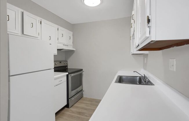 2 beds, 1 bath, 860 sqft, $1,199, Unit 10-06