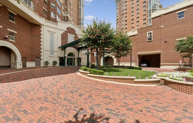 Don't miss the opportunity to live in one of Alexandria’s most desirable addresses!