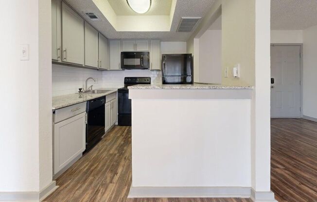 1 bed, 1 bath, 652 sqft, $899, Unit 432