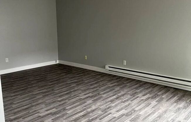 View at the Lake II: New Management! Pool, Balcony, Laundry on Site