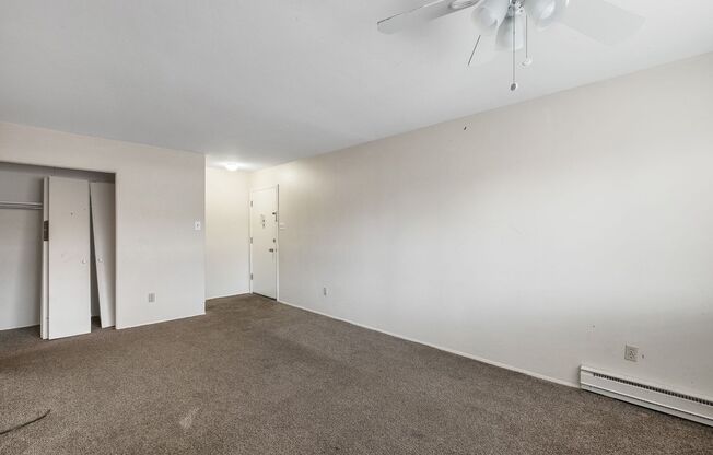 Adorable, Efficient, 1st floor 2 bedroom Condo Unit in Hazelwood. Enjoy free prorated rent for July!