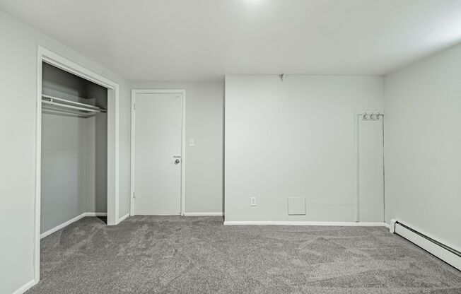 3 beds, 1 bath, $2,740, Unit Unit B