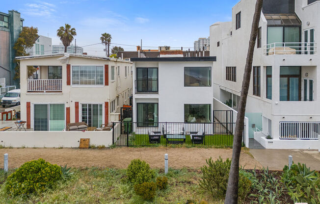 3305 OCEAN FRONT WALK