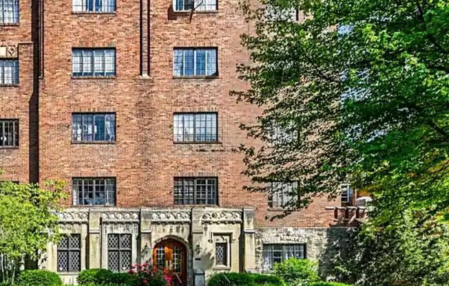 2552 Madison