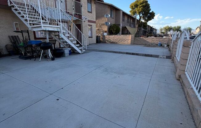 2 beds, 2 baths, 986 sqft, $1,005, Unit #B