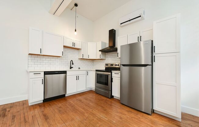 1 bed, 1 bath, 400 sqft, $1,250, Unit Bowtie High-211