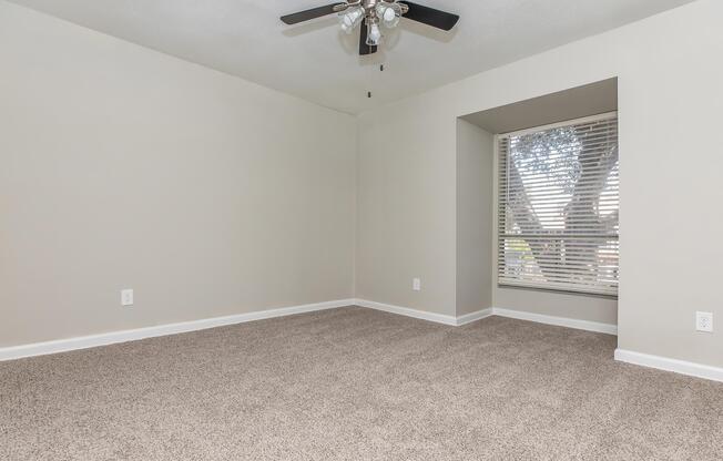 1 bed, 1 bath, 750 sqft, $929