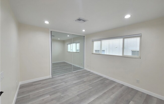 4436 VENTURA CYN AVE