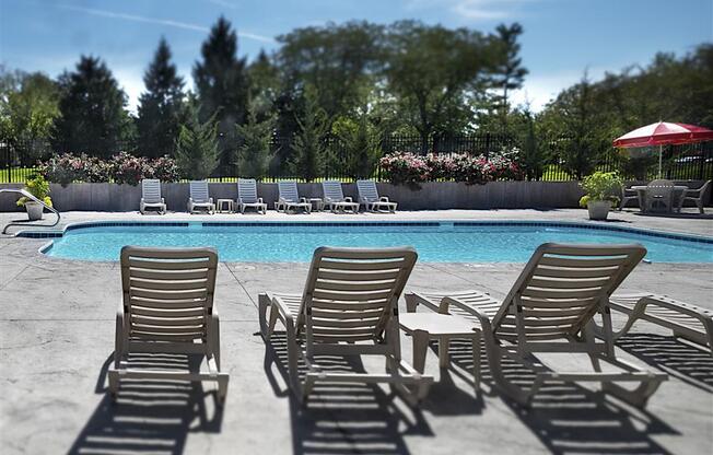 Shadow Hill Apartment Swimming Pool