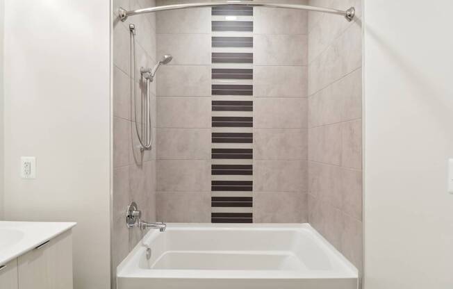 The Edison Union Market Shower