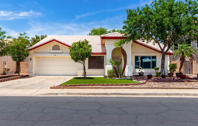 Gorgeous home in heart of Gilbert!