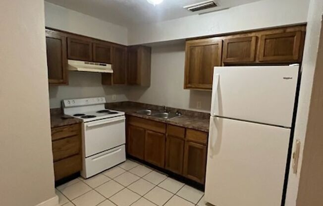 2 beds, 1 bath, $1,150