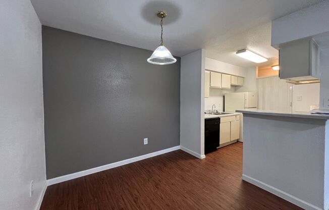 1 bed, 1 bath, 660 sqft, $900, Unit 26-1310