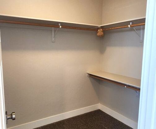3 beds, 2.5 baths, $2,650, Unit 105