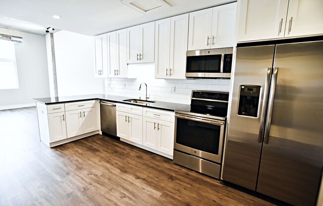 1 bed, 1 bath, 871 sqft, $3,150, Unit 3833-720