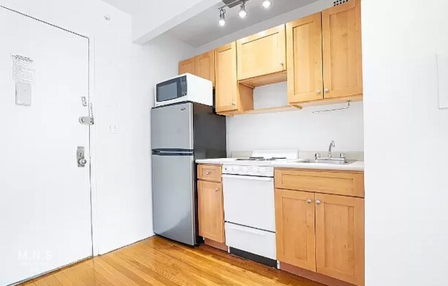 Studio, 1 bath, $3,063, Unit 3-B