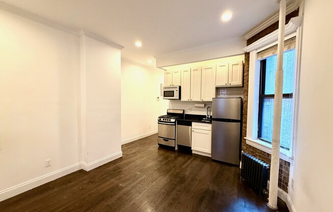 239 E 58 ST