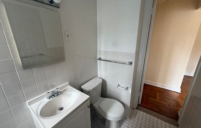 Studio, 1 bath, 413 sqft, $1,325, Unit Royal York 508