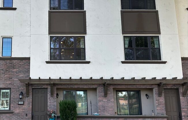 Pleasanton Andares townhouse 4 BD / 3 fulls BA +2 half BA.TOP Schools