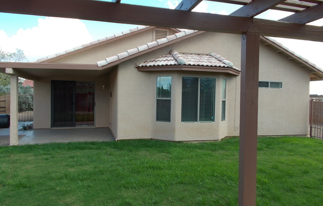 3 beds, 2 baths, $1,450