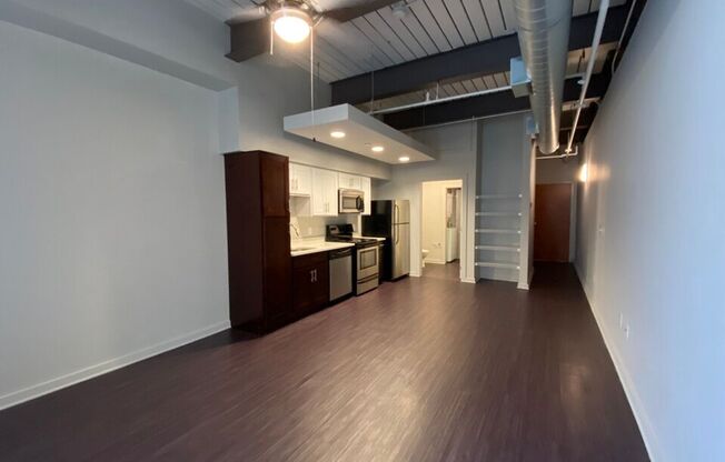 Studio, 1 bath, 431 sqft, $995, Unit Unit 312
