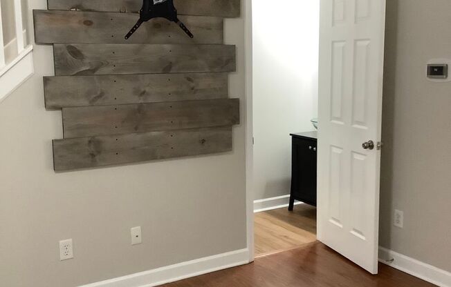 2 bedrooms - 2 1/2 bath townhome - newly remodeled