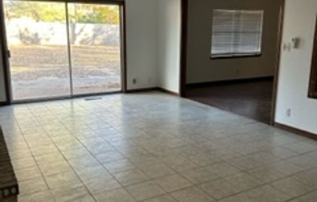 3 beds, 2 baths, $1,350