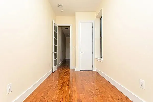1044 FLUSHING AVE