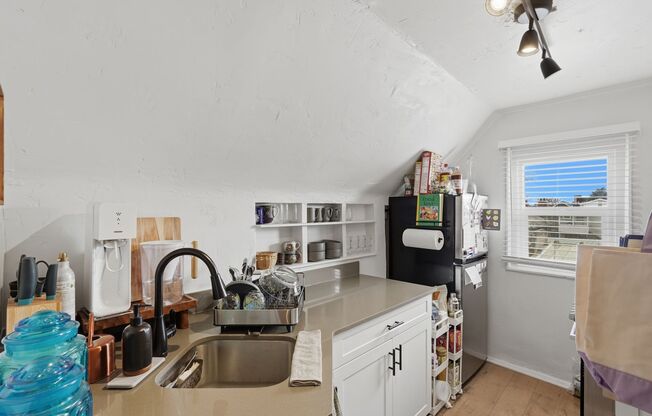 1 bed, 1 bath, $1,200, Unit 730-04