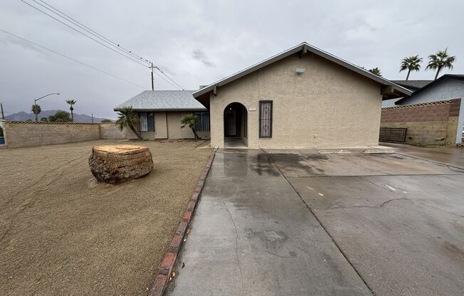 Newly Renovated 3bed/3Bath W/ private studio located in E. Las Vegas