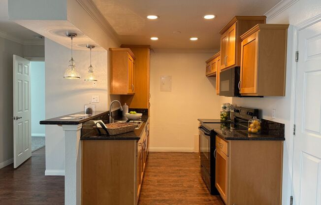 1 bed, 1 bath, 736 sqft, $2,150, Unit C060