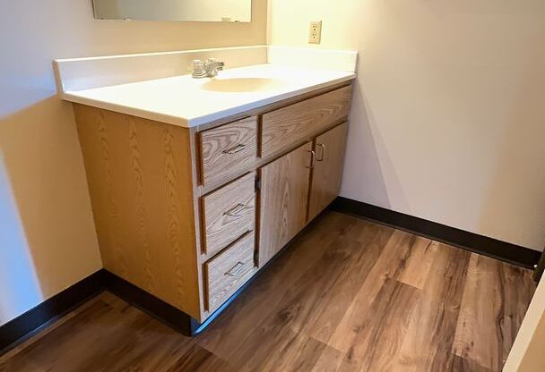 2 beds, 2 baths, 945 sqft, $979.99, Unit 825-J16