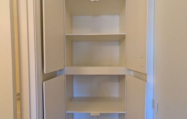 1 bed, 1 bath, 700 sqft, $1,125, Unit #30