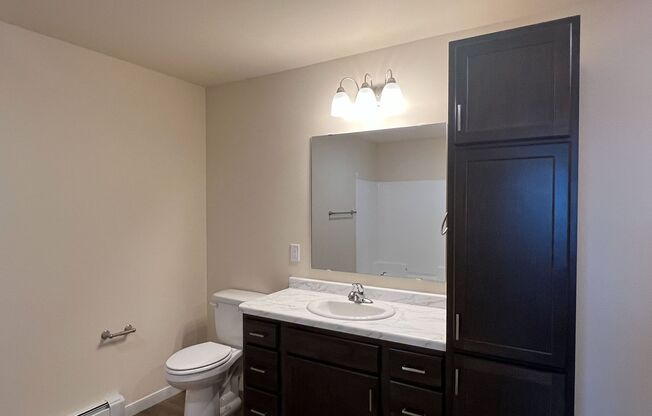 2 beds, 1 bath, 1,040 sqft, $1,485, Unit AT 709-36