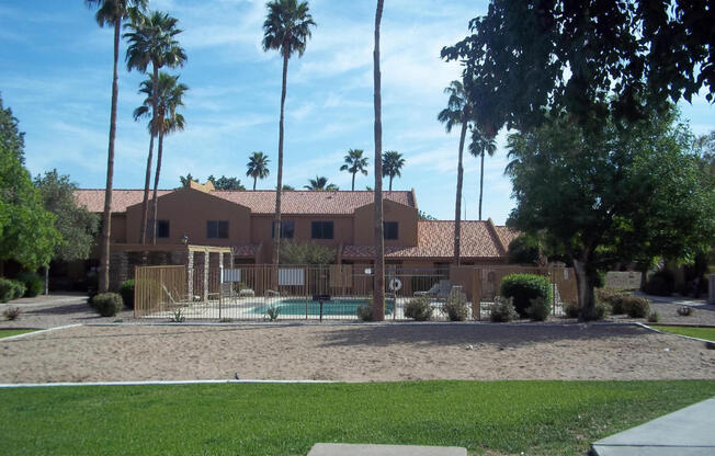 2 beds, 1.5 baths, $1,250, Unit # 1041