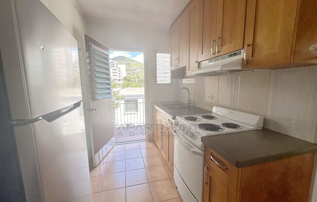 2 beds, 1 bath, $1,895, Unit 8