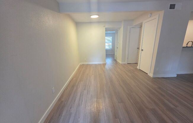 1 bed, 1 bath, 700 sqft, $1,096, Unit ELP2200-216