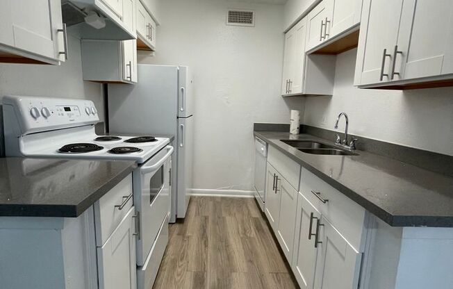 1 bed, 1 bath, 710 sqft, $960, Unit 138