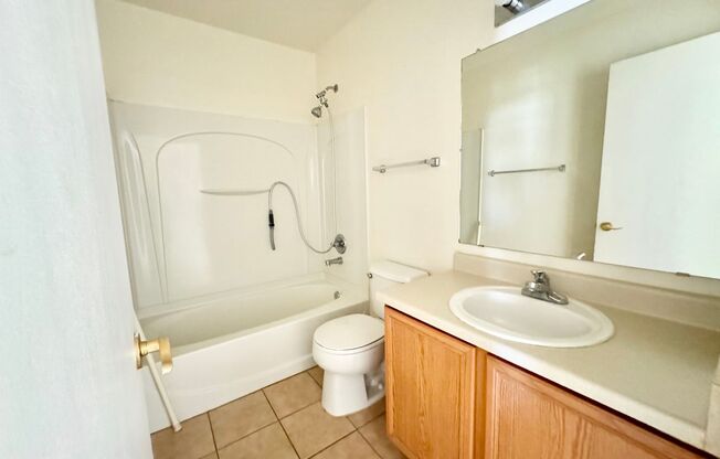 3 beds, 2 baths, $1,550