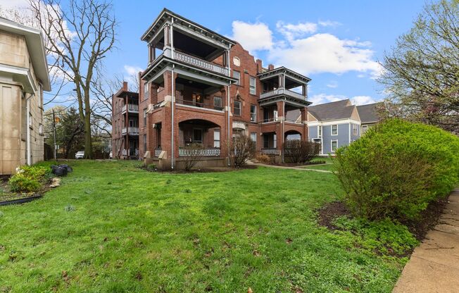 1 bed, 1 bath, 690 sqft, $995, Unit 1