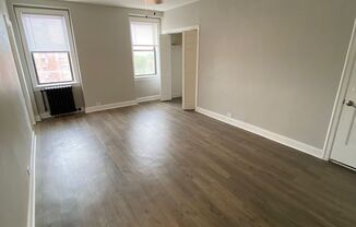 Studio, 1 bath, 370 sqft, $1,300, Unit 405