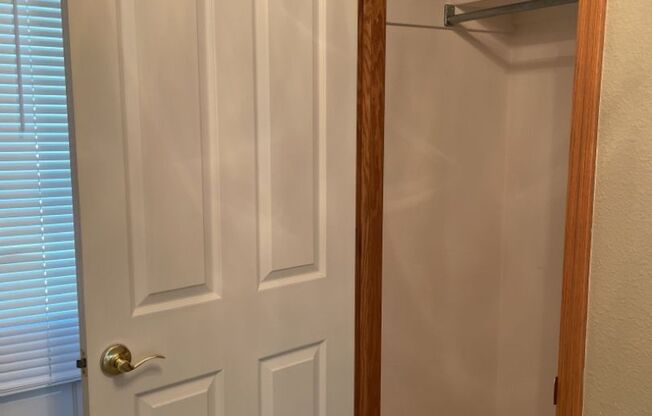 4 Bed 2.5 Bath Home in Windsor - FREE October Rent