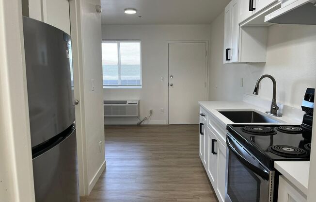 1 bed, 1 bath, 304 sqft, $965, Unit Unit 207