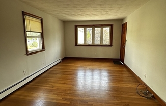 3 beds, 1 bath, 1,300 sqft, $2,700, Unit 1