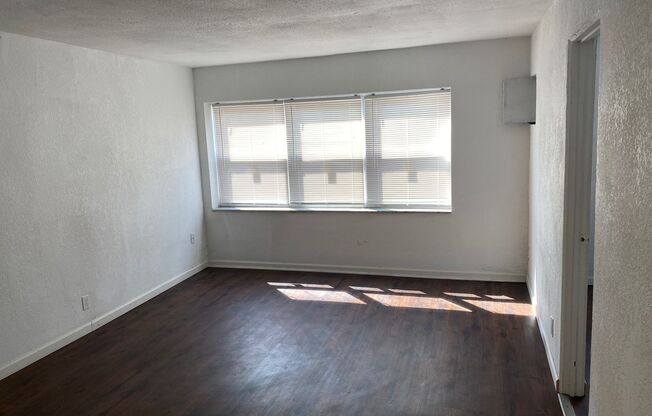 1 bed, 1 bath, 625 sqft, $695, Unit 7
