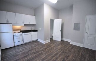 Studio, 1 bath, $895, Unit 1518 B